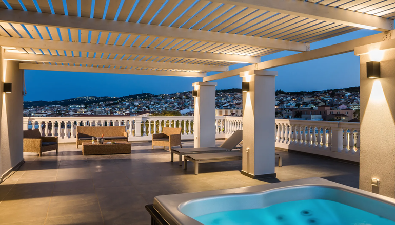 4* Aenos Hotel