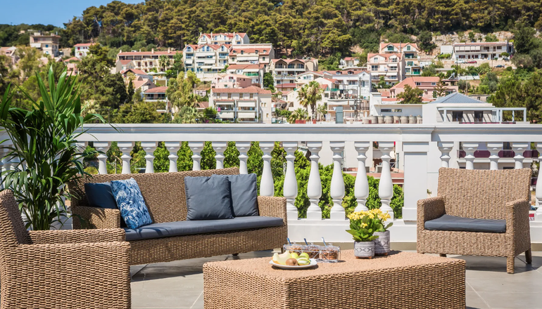 4* Aenos Hotel