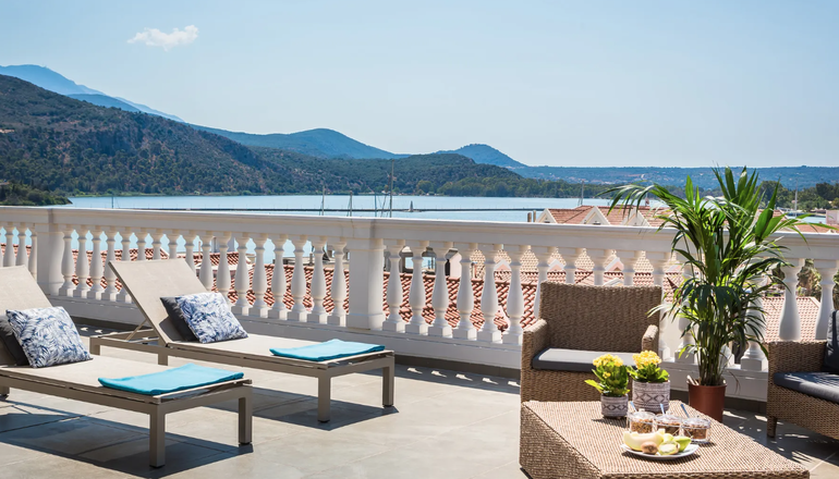4* Aenos Hotel