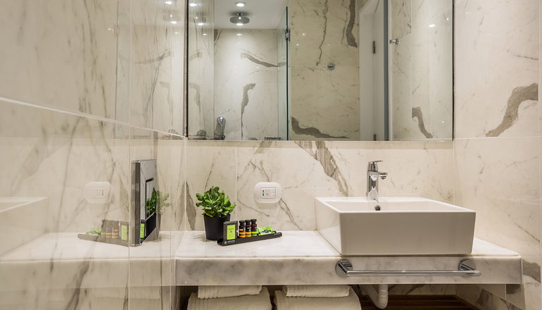 4* Aenos Hotel
