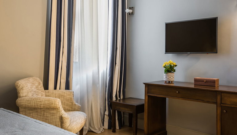 4* Aenos Hotel