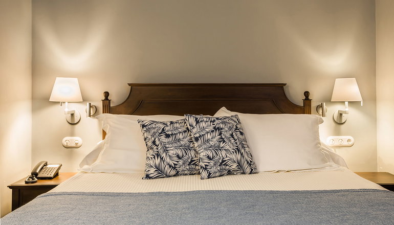 4* Aenos Hotel
