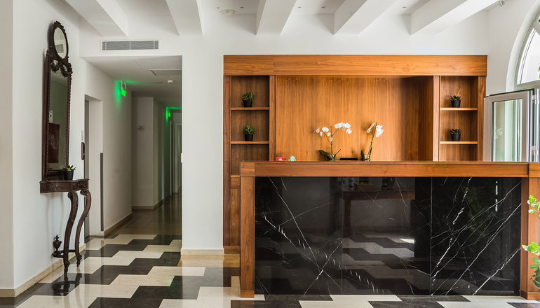 4* Aenos Hotel