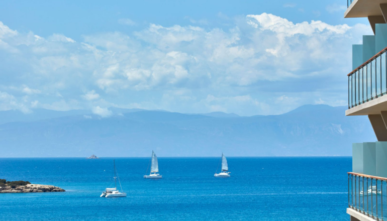 4* AKS Hinitsa Bay