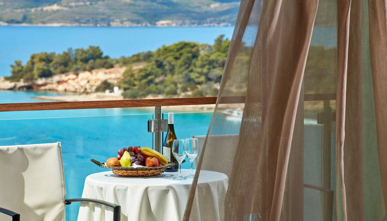 4* AKS Hinitsa Bay