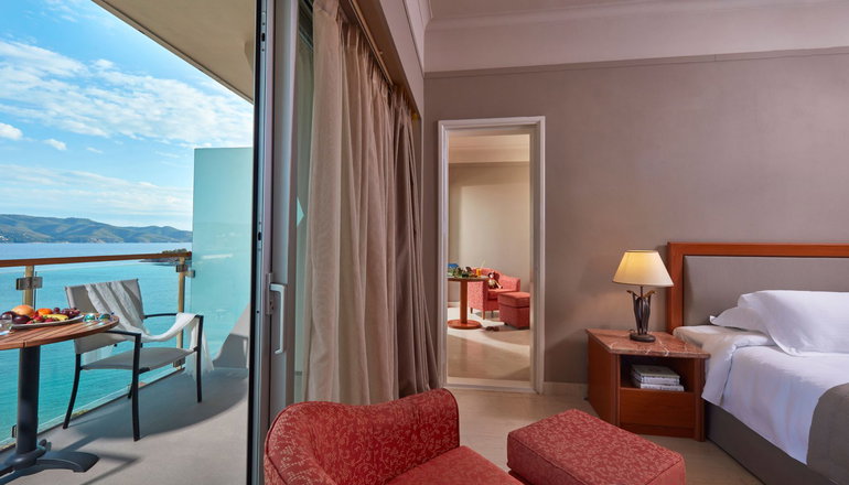 4* AKS Hinitsa Bay