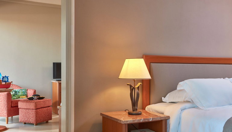 4* AKS Hinitsa Bay