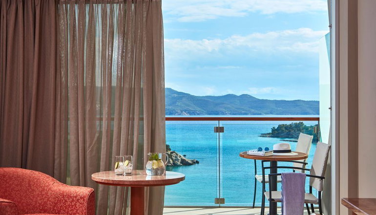 4* AKS Hinitsa Bay