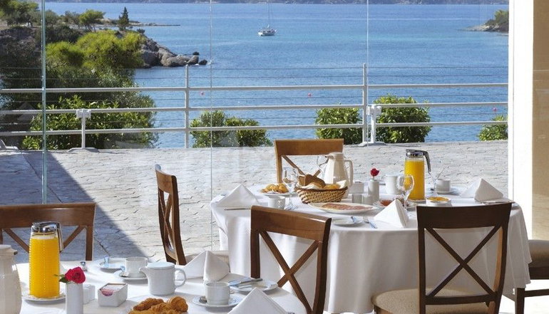 4* AKS Hinitsa Bay