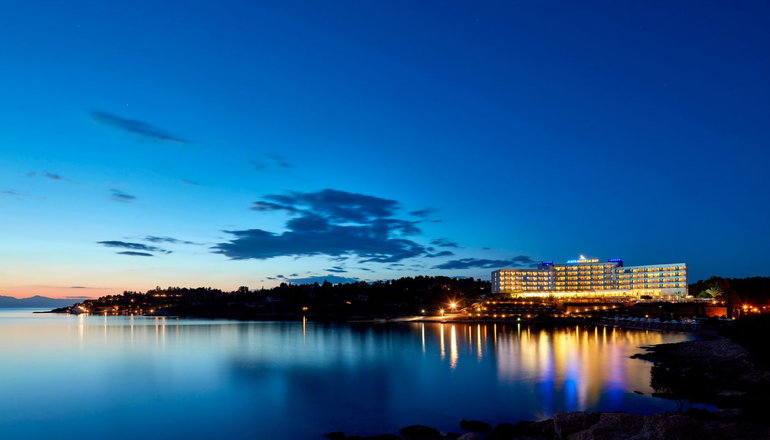 4* AKS Hinitsa Bay