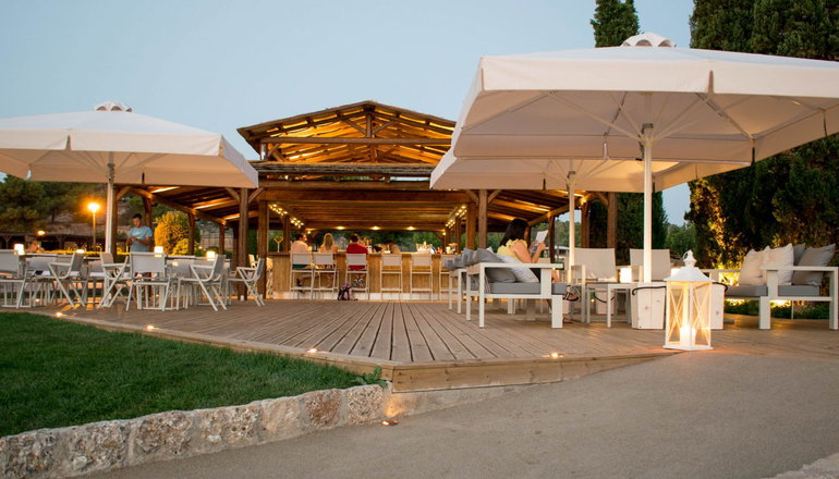 4* AKS Hinitsa Bay