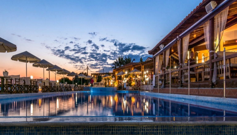4* DE LUXE SUITES Akti Ouranoupoli