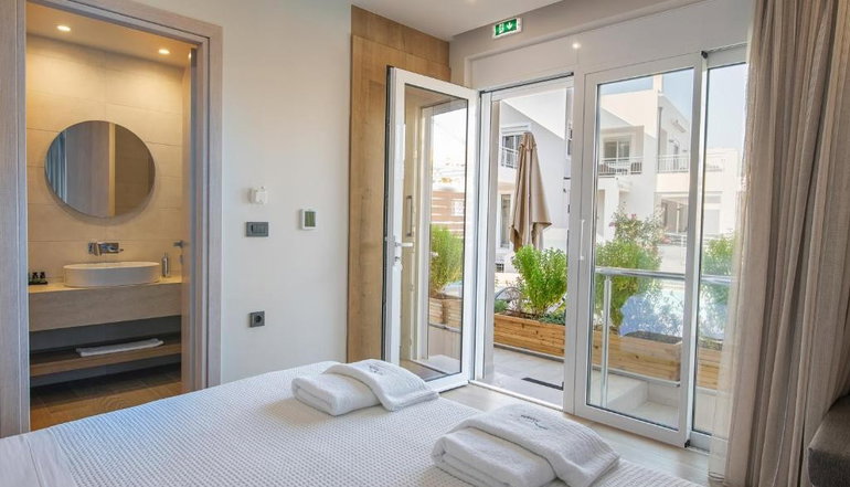 4* Almiriki Chios Rooms & Apartments - Λιθί, Χίος