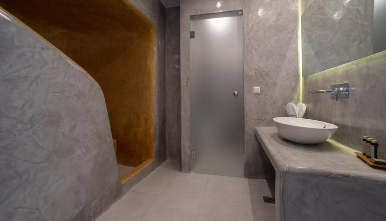 4* Ambience Suites