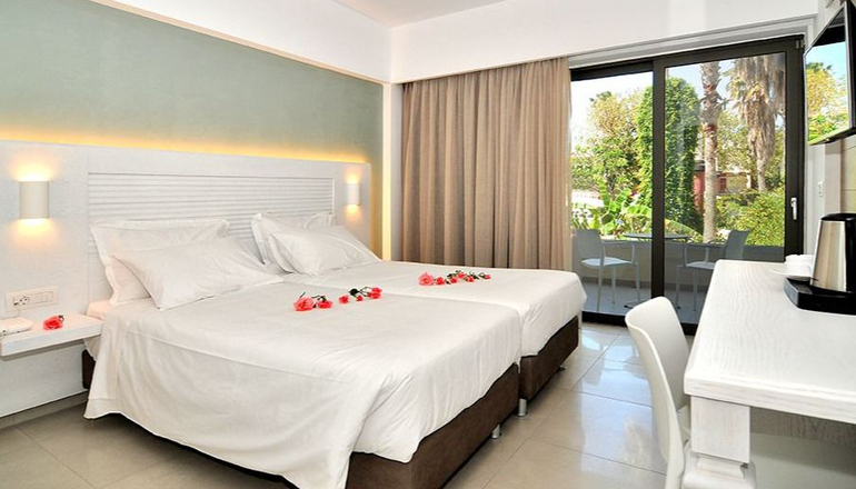 4* Apollon Hotel