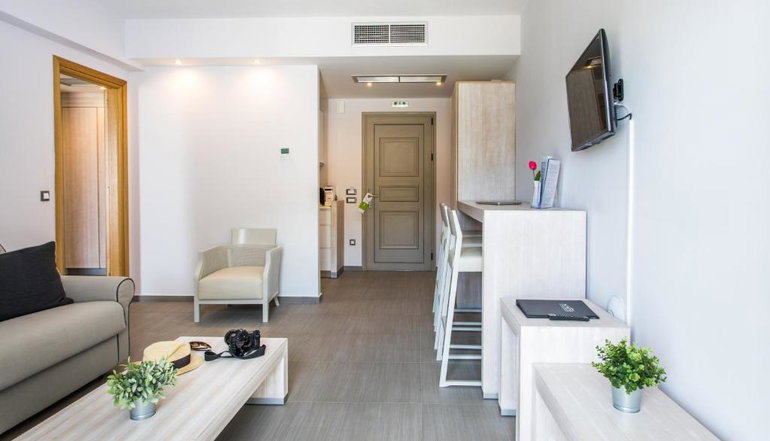 4* Aqua Oliva Resort - Σύβοτα