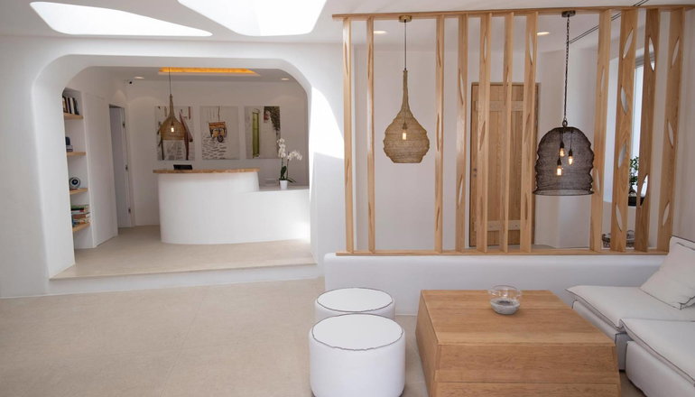 4* Argo Hotel