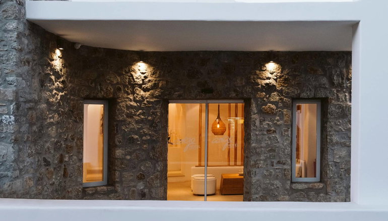 4* Argo Hotel