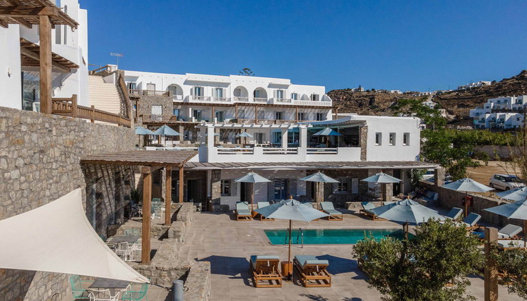 4* Argo Hotel