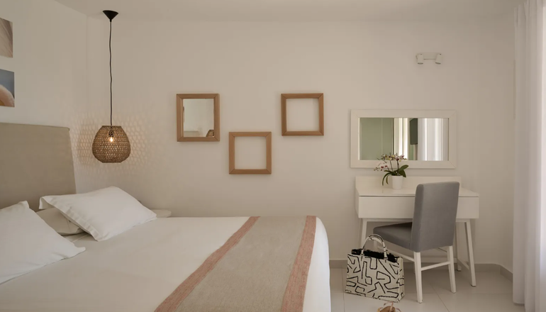 4* Argo Hotel