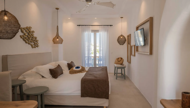 4* Argo Hotel
