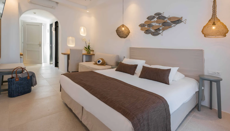 4* Argo Hotel