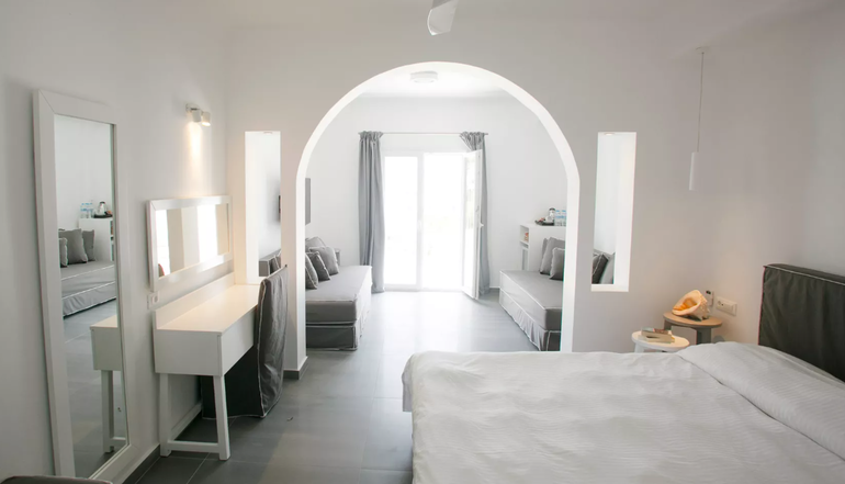 4* Argo Hotel