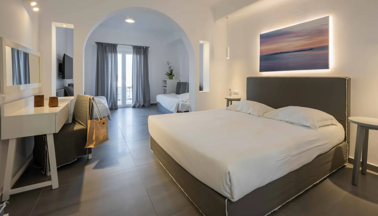 4* Argo Hotel
