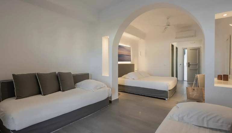 4* Argo Hotel
