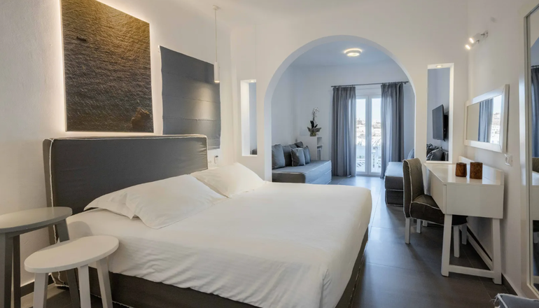 4* Argo Hotel