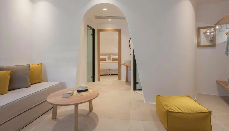 4* Argo Hotel