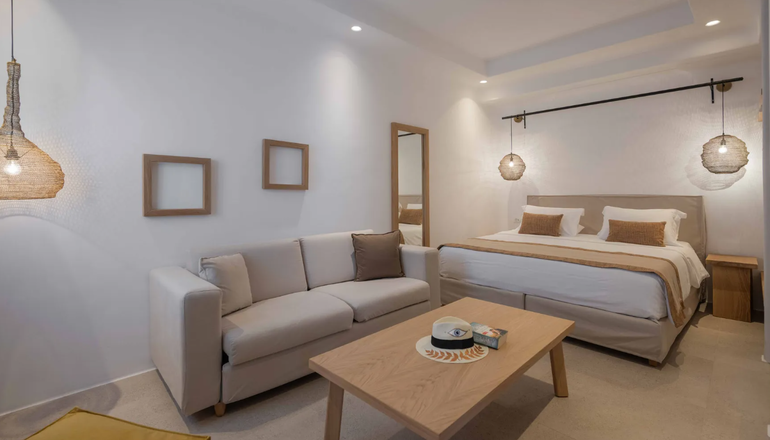 4* Argo Hotel