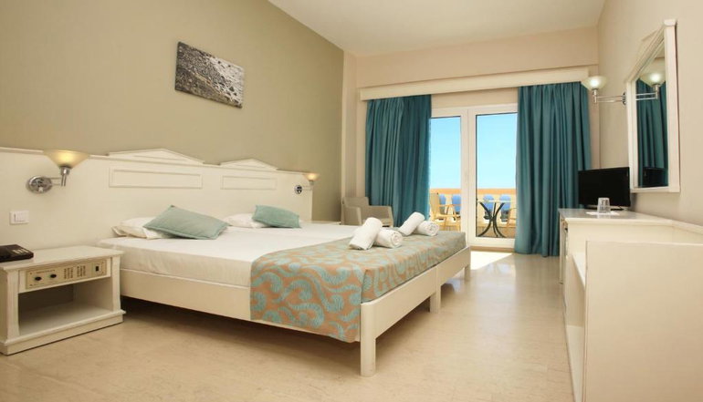 4* Arion Palace Hotel