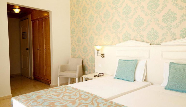 4* Arion Palace Hotel