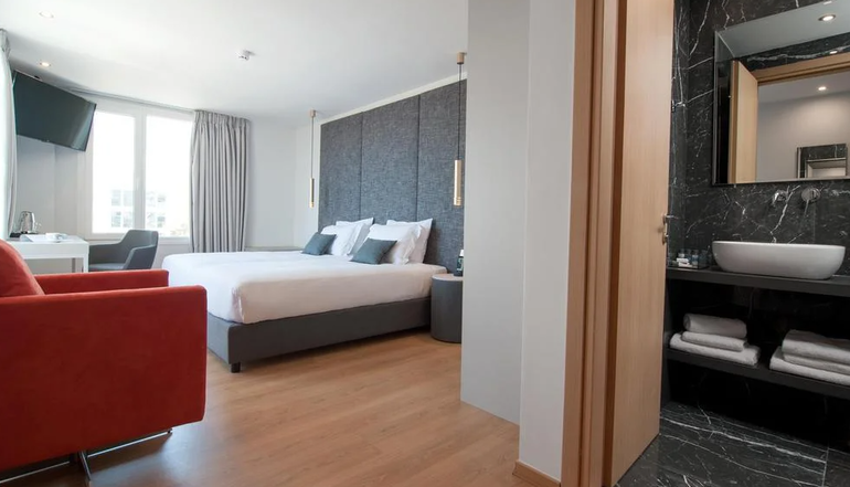 4* Athenaum Smart Hotel