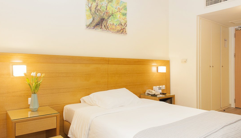 Athinais Hotel