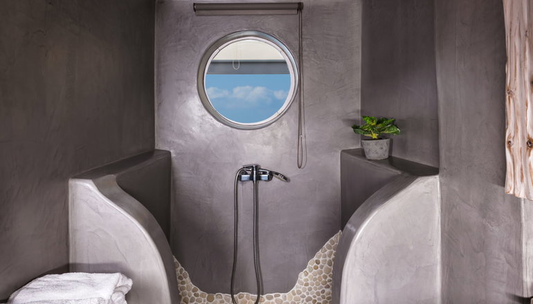 4* Athermi Suites Santorini