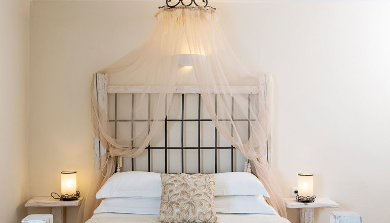 4* Athermi Suites Santorini