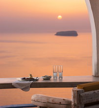 4* Athermi Suites Santorini