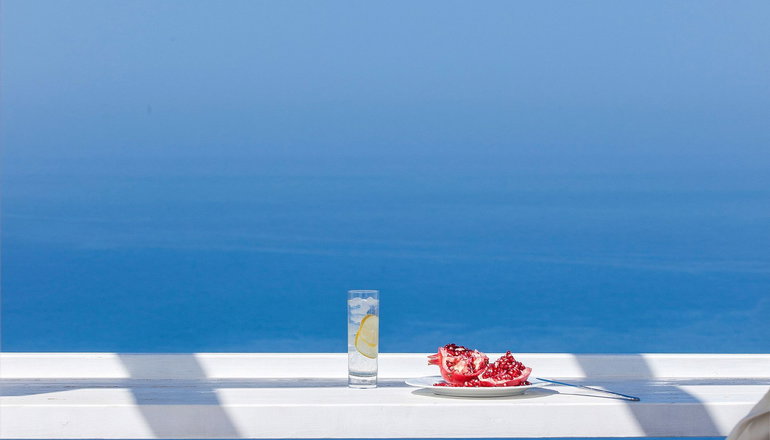 4* Athermi Suites Santorini