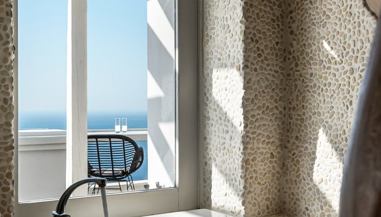 4* Athermi Suites Santorini
