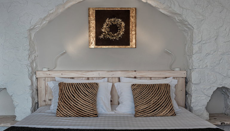 4* Athermi Suites Santorini