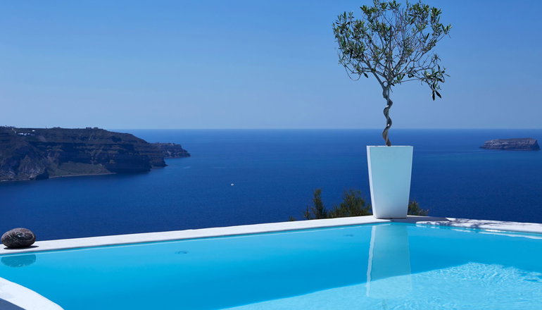 4* Athermi Suites Santorini