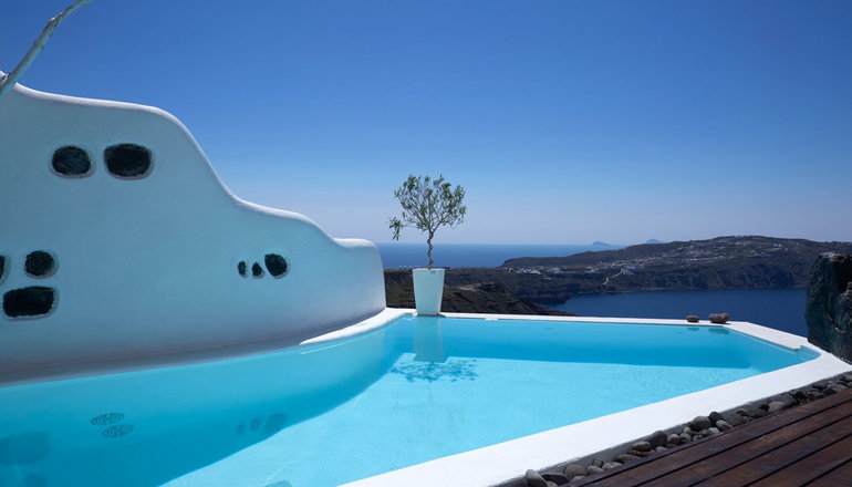 4* Athermi Suites Santorini