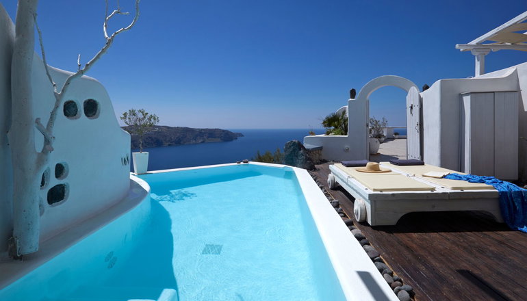 4* Athermi Suites Santorini