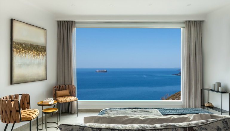 4* Athermi Suites Santorini