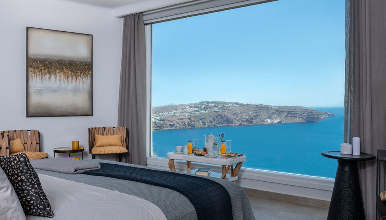 4* Athermi Suites Santorini