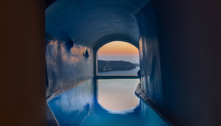4* Athermi Suites Santorini