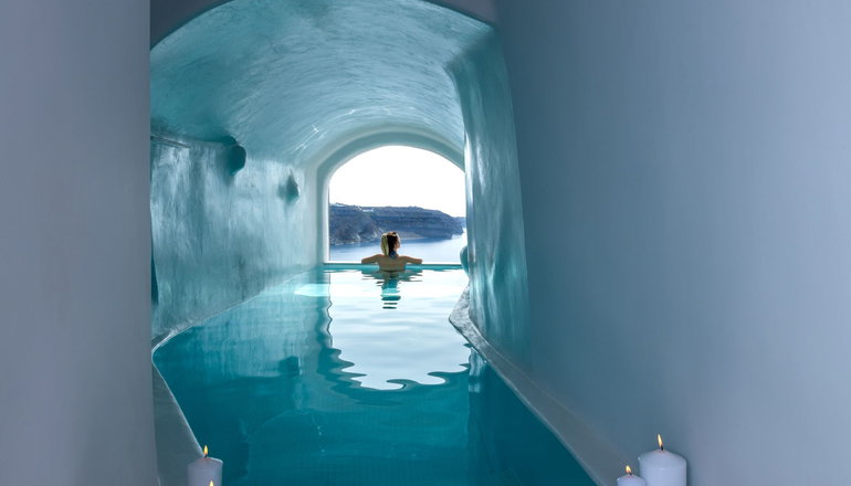 4* Athermi Suites Santorini