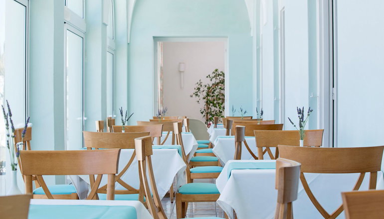 4* Atlantis Hotel Santorini
